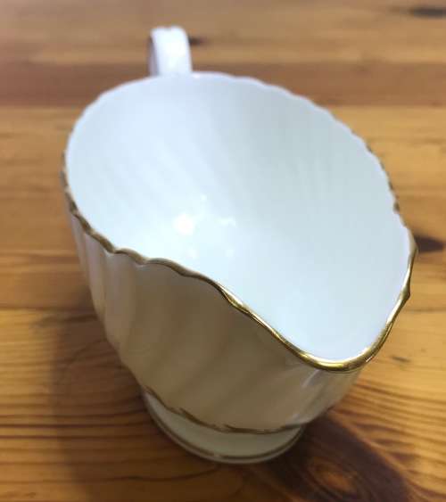 MINTON GRAVY BOAT and SAUCER GOLD CHEVIOT PATTERN RARE Very good condition.