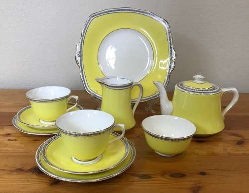 YELLOW ROYAL ALBERT 1917-1925 4510 T.C.W. TEA for 2 TEAPOT 2 TRIOS MILK SUGAR CAKE PLATE THOMAS WILD