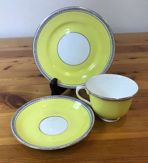 YELLOW ROYAL ALBERT 1917-1925 4510 T.C.W. TEA for 2 TEAPOT 2 TRIOS MILK SUGAR CAKE PLATE THOMAS WILD