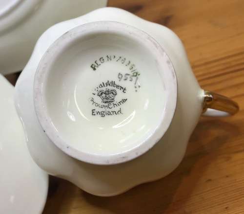ROYAL ALBERT=APRIL SHOWERS=COBALT BLUE DOTS=1927-1935=9551=REG. NO. 769616=EXCELLENT CONDITION=RARE!