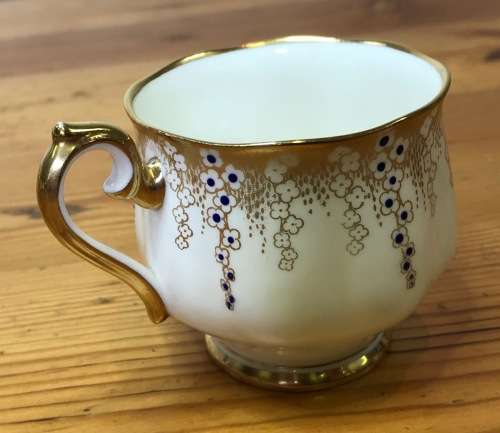 ROYAL ALBERT=APRIL SHOWERS=COBALT BLUE DOTS=1927-1935=9551=REG. NO. 769616=EXCELLENT CONDITION=RARE!