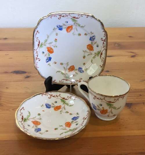 ROYAL ALBERT CROWN CHINA No 8557 1927-1935 HANDPAINTED BLUE and ORANGE FLOWERS EXCELLENT CONDITION!!