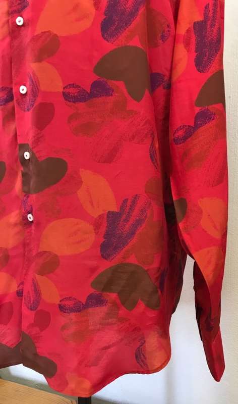 SILK SHIRT 100% PURE IMPORTED ITALIAN DESIGN LONG SLEEVE COLLARED UNBELIEVABLE BLEND of RED COLOURS!