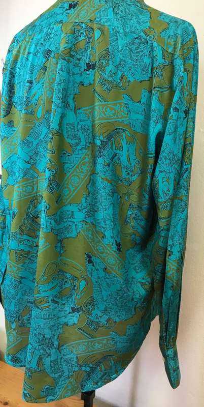 SILK SHIRT 100% PURE IMPORTED ITALIAN DESIGN LONG SLEEVE COLLARED UNBELIEVABLE BLEND of BLUE COLOURS