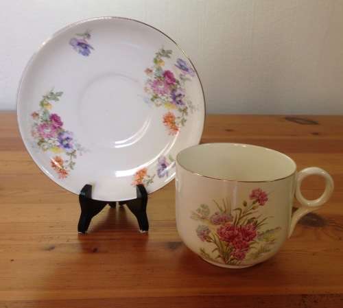 Royal Winton Grimwades GIANT CUP and SAUCER ENGLAND 1938 Floral FLOWERS!! COFFEE!! TEA!!