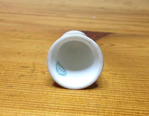 THIMBLE PORCELAIN CROWN STAFFORDSHIRE ENGLAND FLOWERS ROSE PANSY SEWING NEEDLEWORK