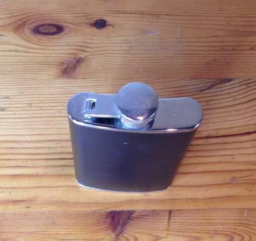 HIP FLASK STAINLESS STEEL 4 oz 120ml clad in black. WHISKY WHISKEY BRANDY