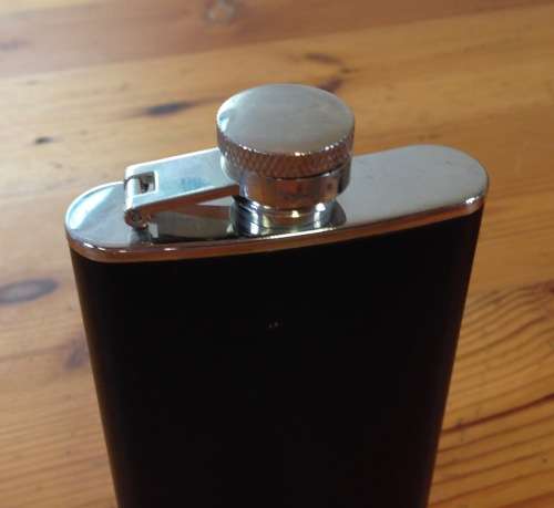 HIP FLASK STAINLESS STEEL 4 oz 120ml clad in black. WHISKY WHISKEY BRANDY