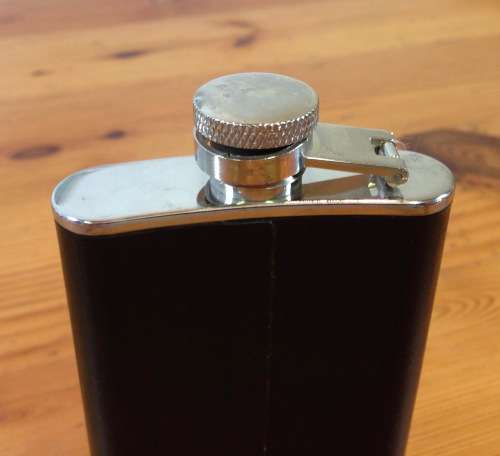 HIP FLASK STAINLESS STEEL 4 oz 120ml clad in black. WHISKY WHISKEY BRANDY