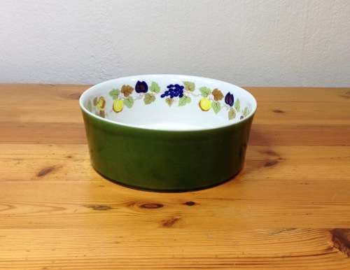 BOWL ITALIAN FRUIT DECORATION INNER and GREEN OUTER MADE in ITALY SALAD SERVING SOUP VEGETABLES.