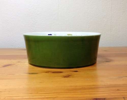 BOWL ITALIAN FRUIT DECORATION INNER and GREEN OUTER MADE in ITALY SALAD SERVING SOUP VEGETABLES.