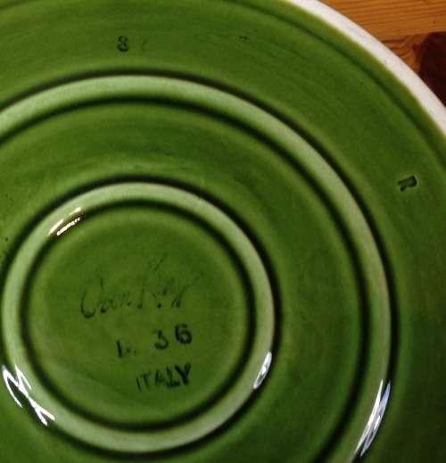 BOWL ITALIAN FRUIT DECORATION INNER and GREEN OUTER MADE in ITALY SALAD SERVING SOUP VEGETABLES.