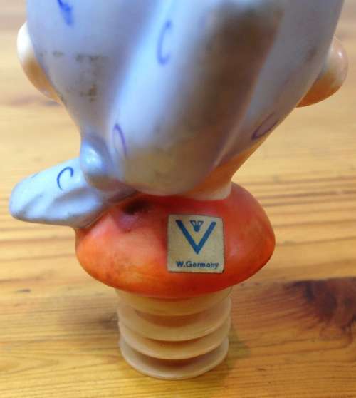 BOTTLE POURER GOEBEL GERMANY SCHNAPPS PORCELAIN GRANDMA with SCARF awesome bar item!!!!!