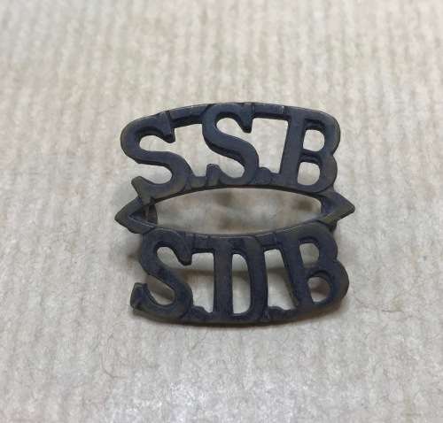SADF BADGE=WWII SPECIAL SERVICE BATTALION TITLE BADGE=WORLD WAR TWO=BRASS.