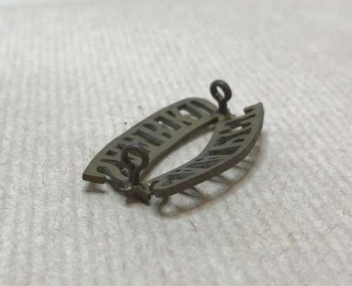 SADF BADGE SOUTH AFRICA ADMINISTRATIVE PAY and CLERICAL CORPS SHOULDER TITLE BRASS English Afrikaans