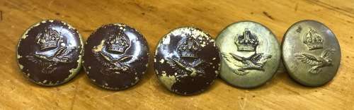 ROYAL AIRFORCE KING`s CROWN 5 x Military Brass Uniform Buttons 25mm diameter ENGLAND GREAT BRITAIN.