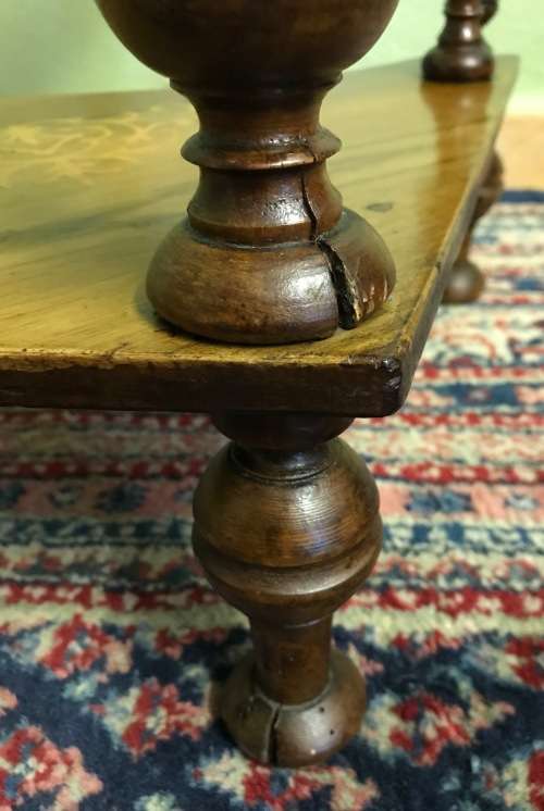 VICTORIAN INLAID WALNUT WHATNOT 1837 to 1901 Inlaid four tier corner what-not turned column supports