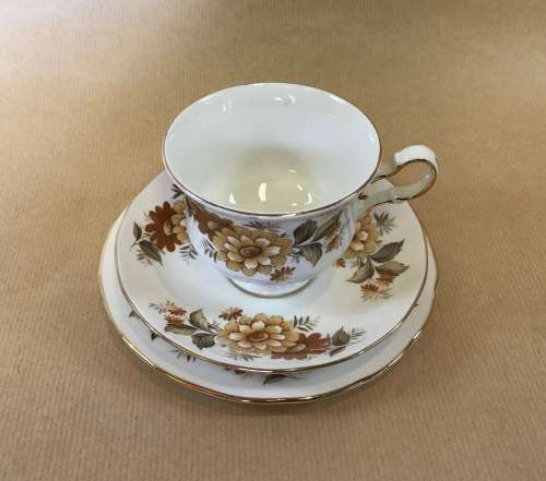 QUEEN ANNE TEA TRIO x 1 Made in ENGLAND BONE CHINA Pretty Floral decoration!