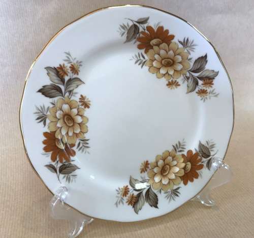 QUEEN ANNE TEA TRIO x 1 Made in ENGLAND BONE CHINA Pretty Floral decoration!