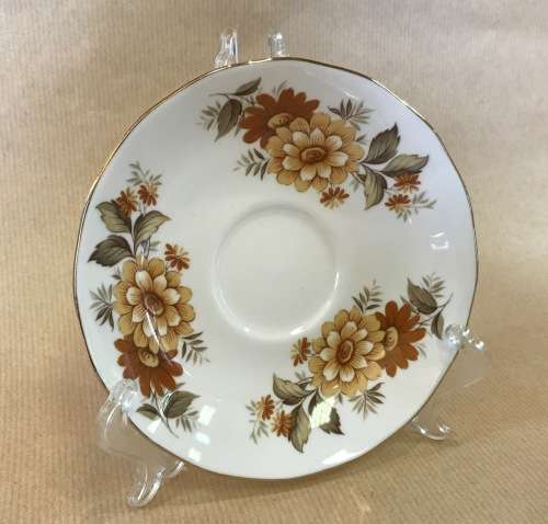 QUEEN ANNE TEA TRIO x 1 Made in ENGLAND BONE CHINA Pretty Floral decoration!