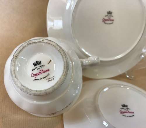 QUEEN ANNE TEA TRIO x 1 Made in ENGLAND BONE CHINA Pretty Floral decoration!
