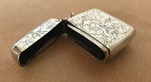 STERLING SILVER & ENAMEL VESTA CASE=WILLIAM M. HAYES=BIRMINGHAM=1900="Queens Guards"=ENGLAND.