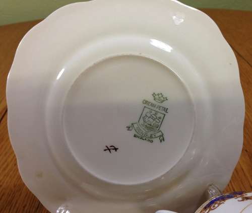GRINDLEY TEA=JANIQUE PATTERN=MILK/CREAMER=SUGAR=5 TRIOS=17 pieces=1954 on.