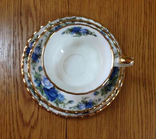 ROYAL ALBERT MOONLIGHT ROSE=CUP=SAUCER=CAKE PLATE=TEA TRIO=Bone China=1987.