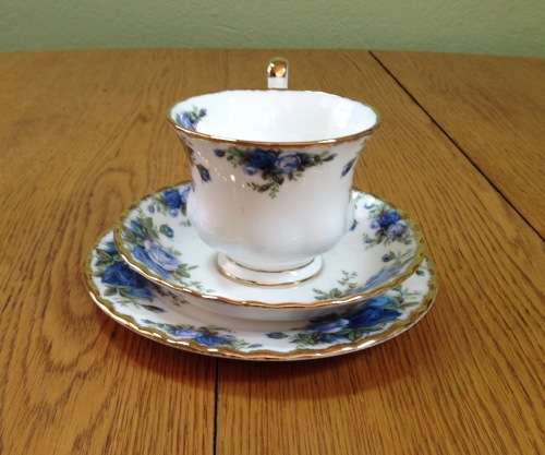ROYAL ALBERT MOONLIGHT ROSE=CUP=SAUCER=CAKE PLATE=TEA TRIO=Bone China=1987.