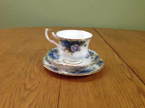 ROYAL ALBERT MOONLIGHT ROSE=CUP=SAUCER=CAKE PLATE=TEA TRIO=Bone China=1987.