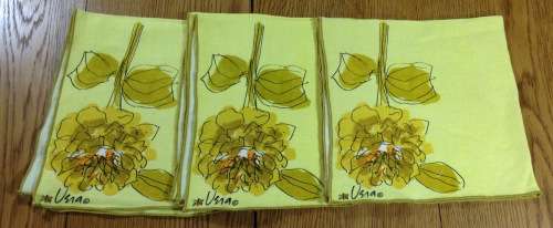SERVIETTES x 3 NAPKINS MATERIAL CLOTH FLORAL FLOWERS yellow brown.