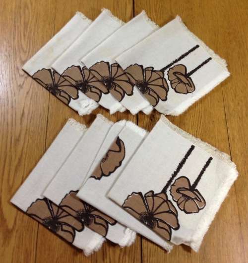 SERVIETTES x 8 + MATCHING TABLE CLOTH MATERIAL CLOTH LINEN BROWN and BEIGE FLOWERS FLORAL STUNNING!