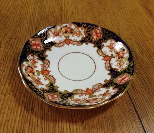 ROYAL ALBERT DERBY IMARI STYLE SAUCER BONE CHINA 1950`s - 1960`s ENGLAND TEA.