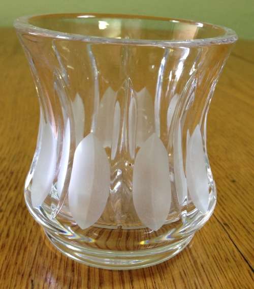 ROYAL DOULTON CRYSTAL VASE SMALL PERFECT!!! ORIGINAL BOX stunning gift!!! FLOWERS