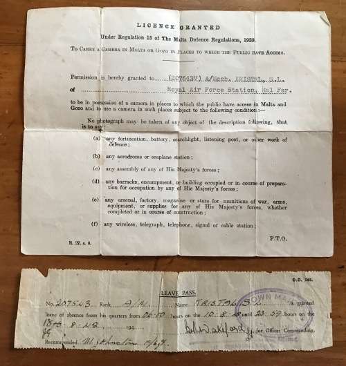 MALTA CAMERA LICENCE DEFENCE REGULATIONS 15 1939 ISSUE DATE AUGUST 1943 + LEAVE PASS ISRAEL TEL AVIV