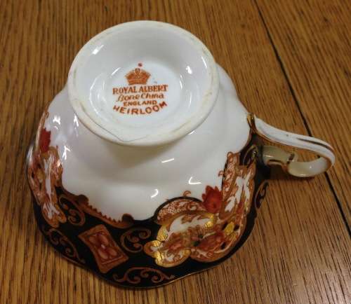 ROYAL ALBERT=HEIRLOOM=1 x TEA CUP ONLY=1979 - 2001=CUP SHAPE=DORIS=ENGLAND.