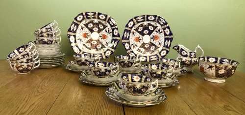 MAGNIFICENT IMARI TEA SET 40pc STEPHEN CLIVE? DERBY STYLE ENGLAND 12x TRIOS 2x CAKE Large MILK SUGAR