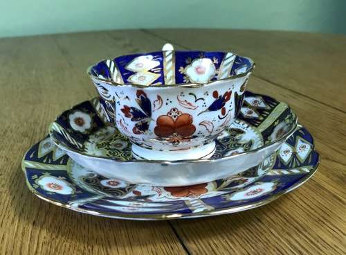 MAGNIFICENT IMARI TEA SET 40pc STEPHEN CLIVE? DERBY STYLE ENGLAND 12x TRIOS 2x CAKE Large MILK SUGAR