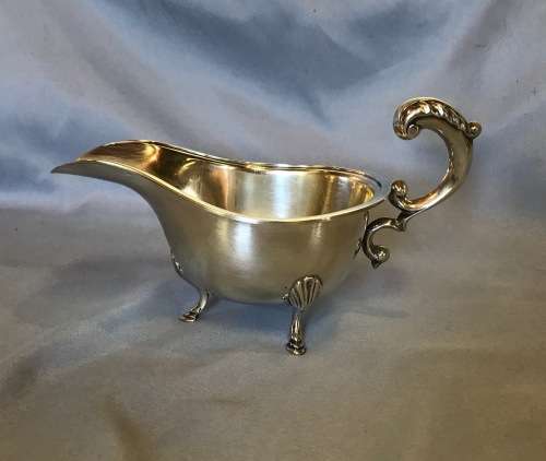 GRAVY BOAT=STERLING SILVER=DEAKIN & FRANCIS=1937=BIRMINGHAM=ENGLAND=151,6g=Read notes.......