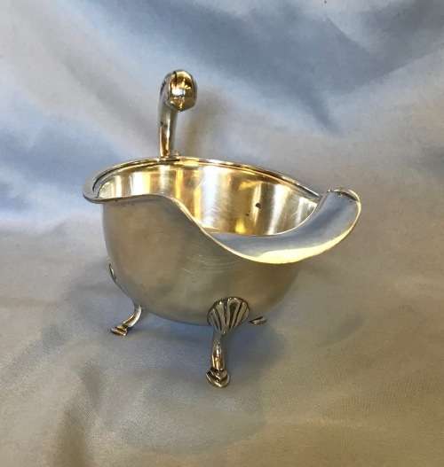 GRAVY BOAT=STERLING SILVER=DEAKIN & FRANCIS=1937=BIRMINGHAM=ENGLAND=151,6g=Read notes.......