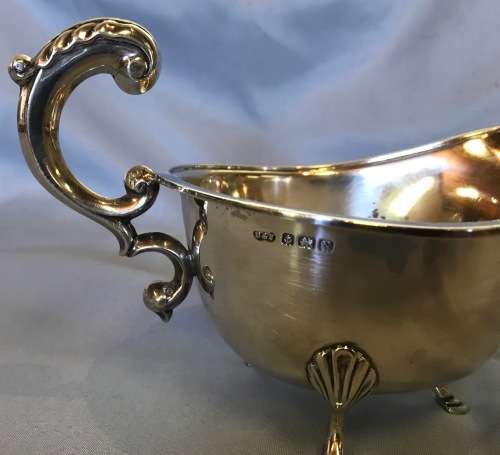 GRAVY BOAT=STERLING SILVER=DEAKIN & FRANCIS=1937=BIRMINGHAM=ENGLAND=151,6g=Read notes.......