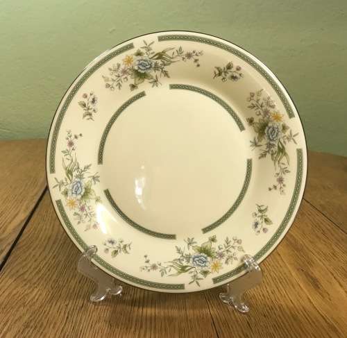 ROYAL DOULTON ADRIENNE H5081 SALAD ENTREE FISH PLATE THE ROMANCE COLLECTION ENGLAND 1982-92.