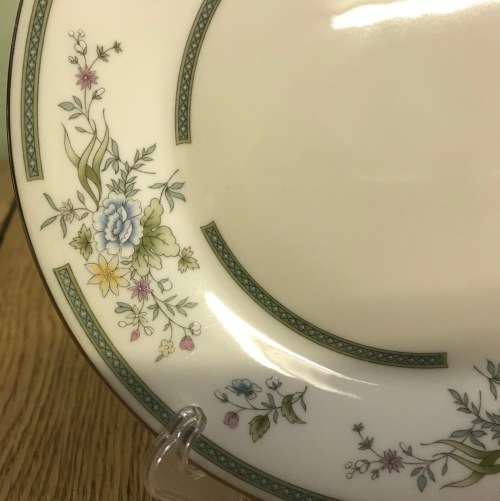ROYAL DOULTON ADRIENNE H5081 SALAD ENTREE FISH PLATE THE ROMANCE COLLECTION ENGLAND 1982-92.