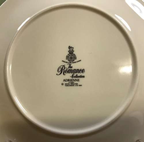 ROYAL DOULTON ADRIENNE H5081 SALAD ENTREE FISH PLATE THE ROMANCE COLLECTION ENGLAND 1982-92.