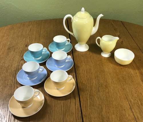 WEDGWOOD APRIL HARLEQUIN COFFEE SET 16 piece DEMITASSE EXPRESSO 1950`s STUNNING SERVICE!!!!!!!!!
