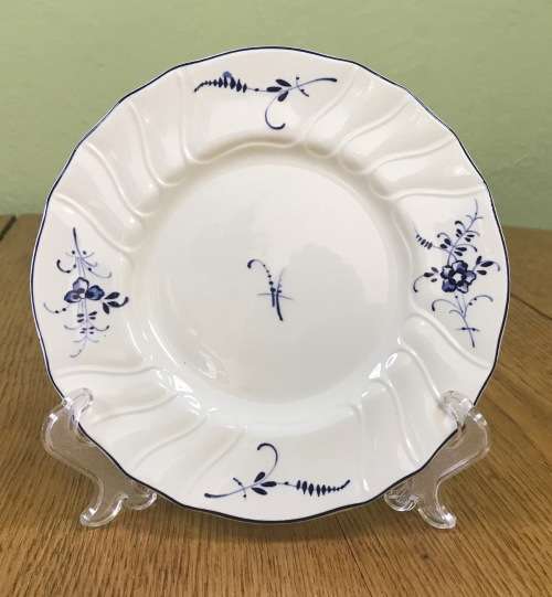 VILLEROY & BOCH=VIEUX LUXEMBOURG PATTERN=SIDE/CAKE PLATE=MADE IN LUXEMBOURG=GERMANY=BLUE and WHITE!!