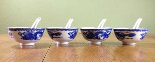ORIENTAL PORCELAIN CHINESE? TAIWANESE? RICE BOWLS x 4 SPOONS x 4 Blue & White Dragon Pattern!!!!