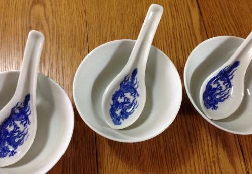 ORIENTAL PORCELAIN CHINESE? TAIWANESE? RICE BOWLS x 4 SPOONS x 4 Blue & White Dragon Pattern!!!!