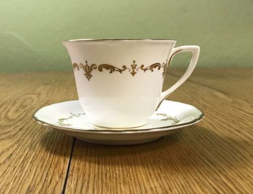 ROYAL WORCESTER ENGLAND DEMITASSE COFFEE Cup & Saucer GOLD CHANTILLY PATTERN EXPRESSO!!!