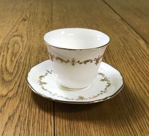 ROYAL WORCESTER ENGLAND DEMITASSE COFFEE Cup & Saucer GOLD CHANTILLY PATTERN EXPRESSO!!!